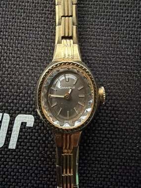 Vintage 1979 Caravelle by Bulova Ladies Gold Tone Cocktail Watch N9 Faceted